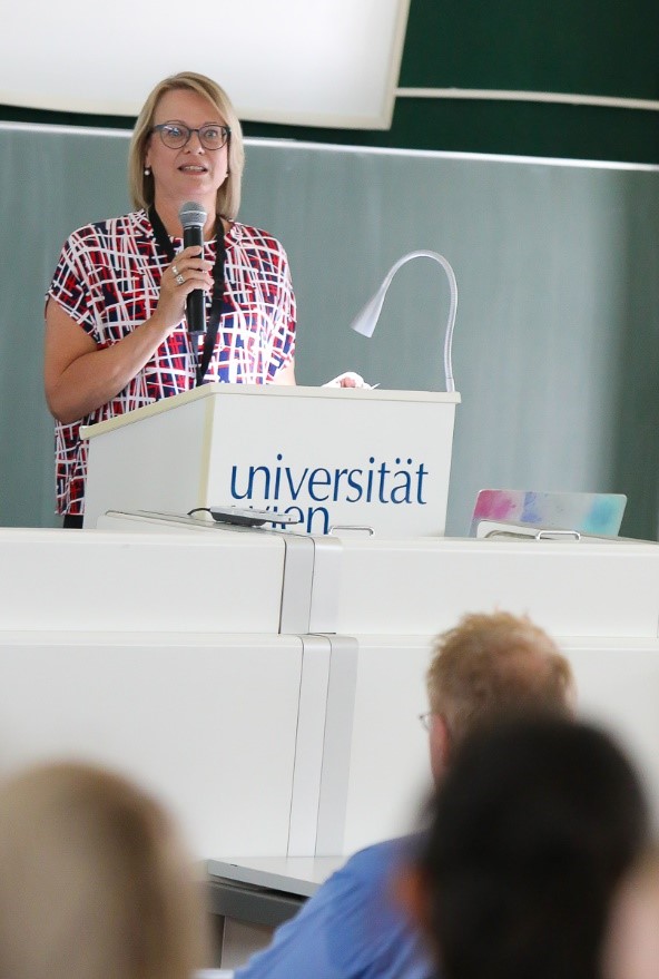Prof. Hanna Risku bei der Eröffnung der ECOSVienna 2022